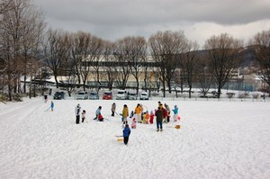 2012.2.4雪あそび3.jpg