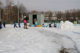 2026.2.16園庭で雪あそび2.JPG